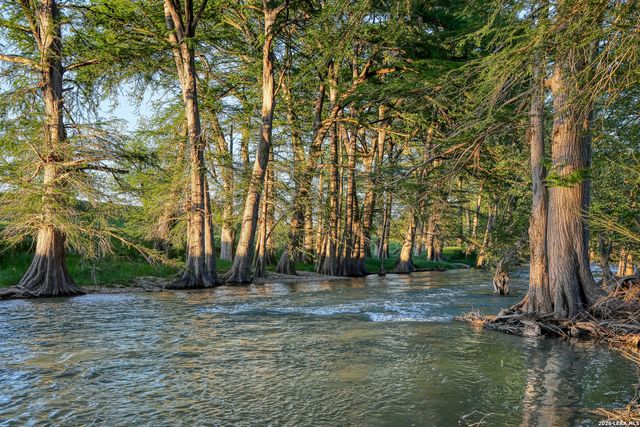 850 SISTERDALE RD, Boerne, TX 78006