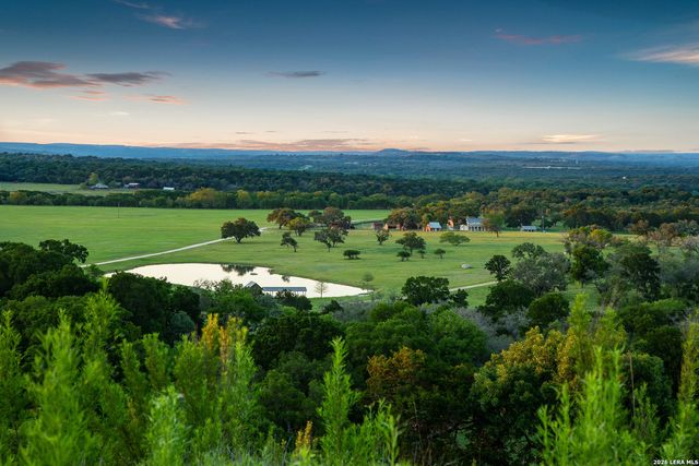 850 SISTERDALE RD, Boerne, TX 78006