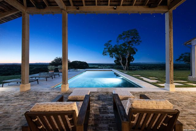 850 SISTERDALE RD, Boerne, TX 78006