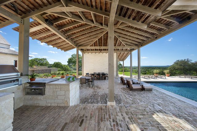 850 SISTERDALE RD, Boerne, TX 78006