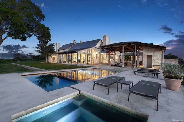 850 SISTERDALE RD, Boerne, TX 78006