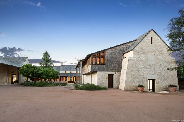 850 SISTERDALE RD, Boerne, TX 78006