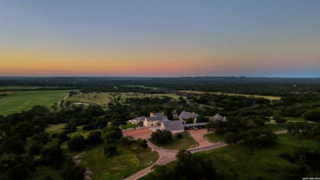 850 SISTERDALE RD, Boerne, TX 78006
