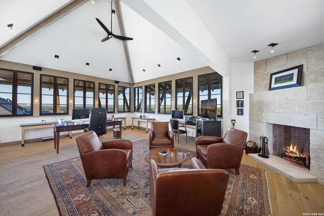 850 SISTERDALE RD, Boerne, TX 78006