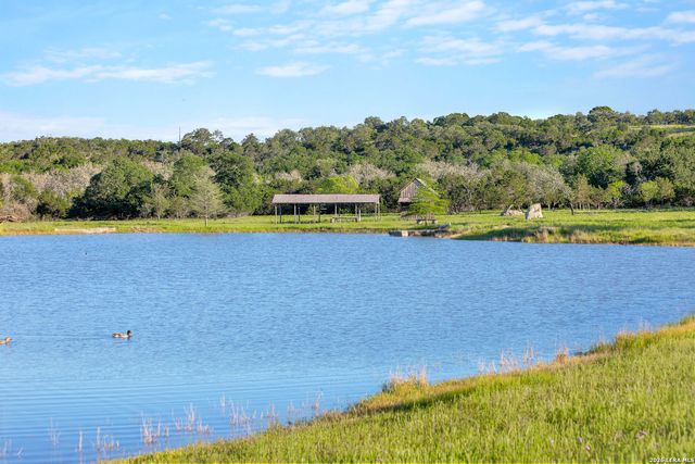 850 SISTERDALE RD, Boerne, TX 78006