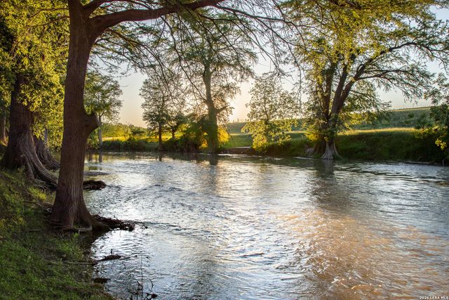 850 SISTERDALE RD, Boerne, TX 78006