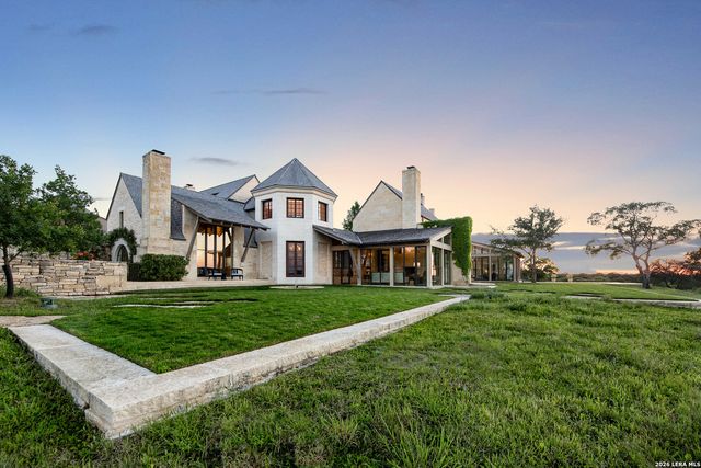850 SISTERDALE RD, Boerne, TX 78006