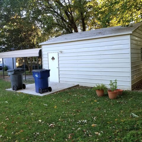 2130 Denham Ave, Columbia, TN 38401