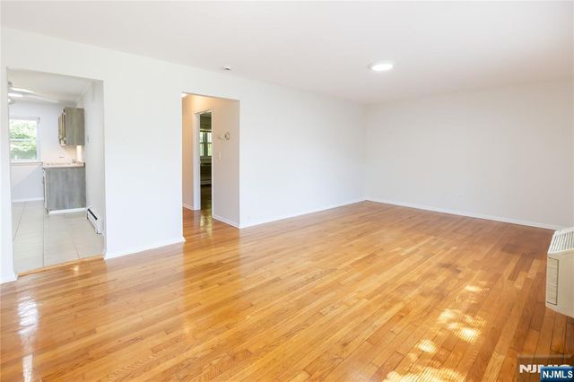 108 Regency Park, Ramsey, NJ 07446