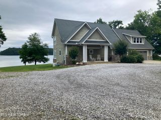 976 Bridgeview Hills Drive, Dandridge, TN 37725