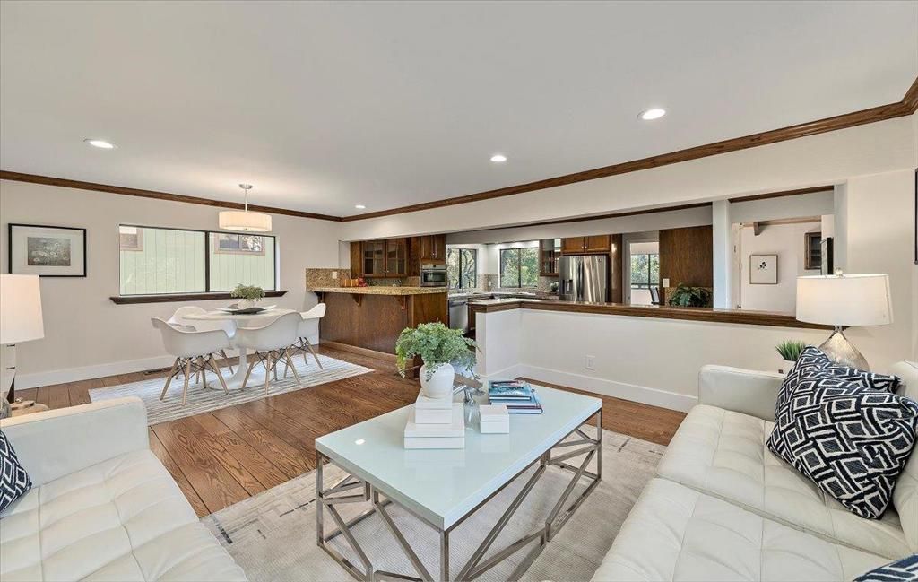 Image 11 of property listing at 150 Winding, San Carlos, CA 94070