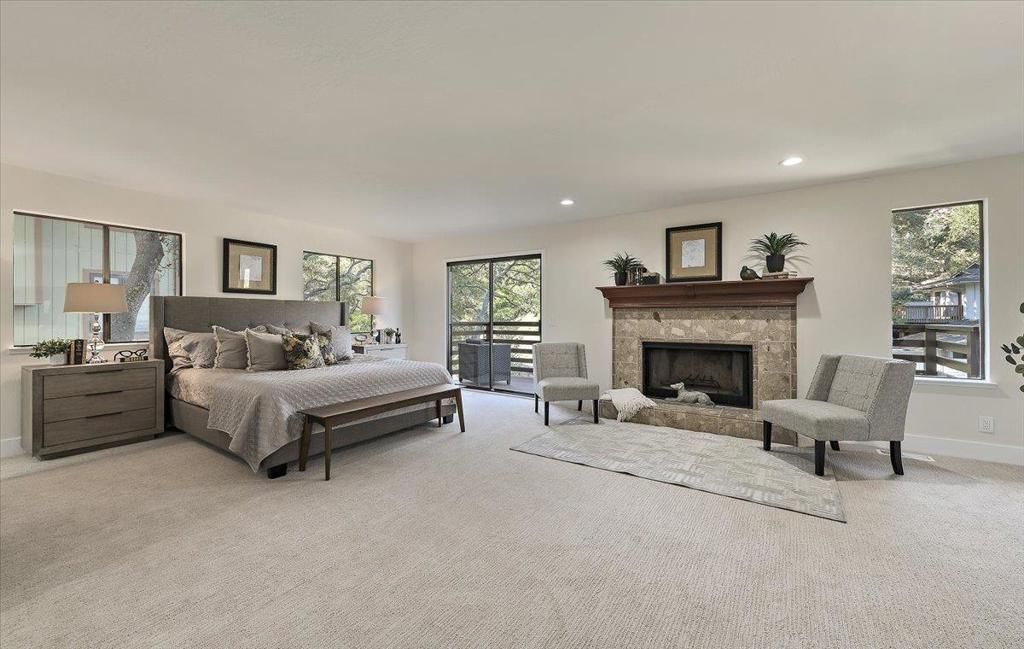 Image 13 of property listing at 150 Winding, San Carlos, CA 94070