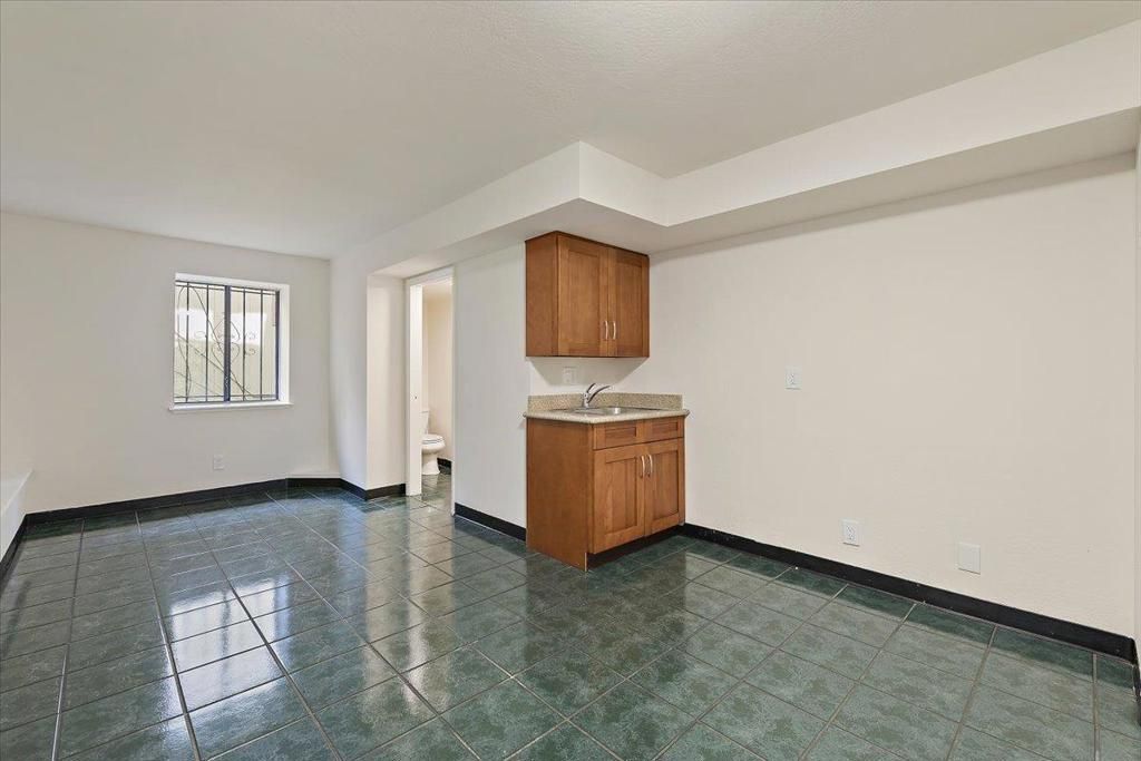 Image 27 of property listing at 150 Winding, San Carlos, CA 94070