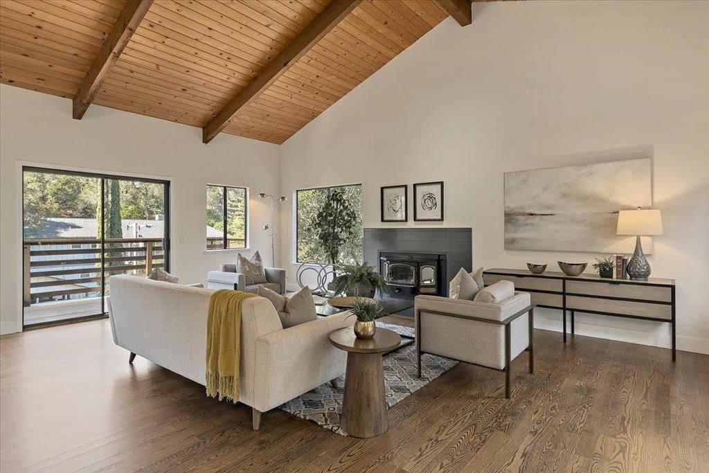 Image 3 of property listing at 150 Winding, San Carlos, CA 94070