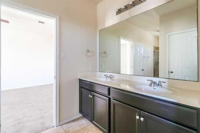 2105 Town Centre DR 47, Round Rock, TX 78664