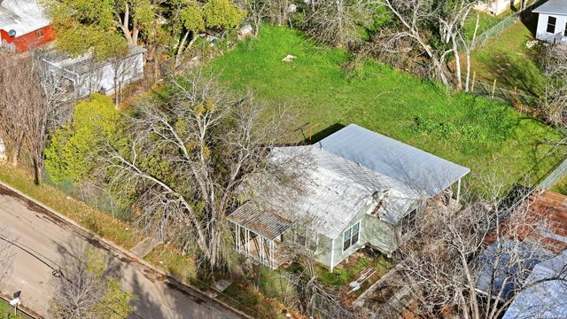 617 Williams St, Seguin, TX 78155