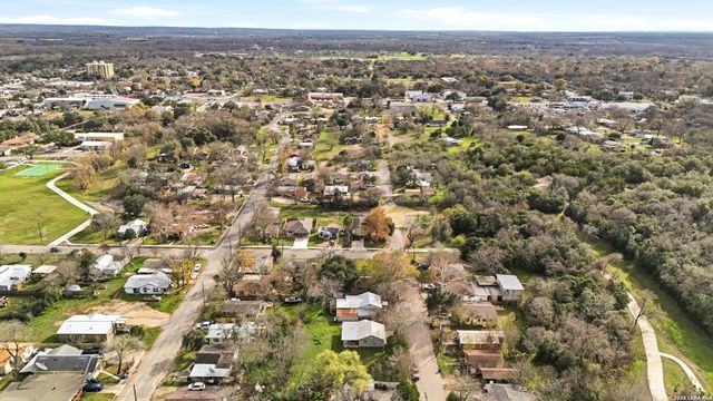 617 Williams St, Seguin, TX 78155