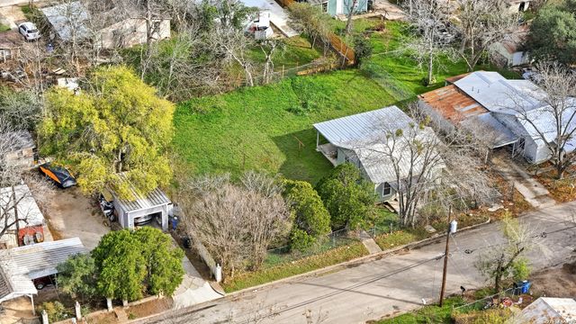 617 Williams St, Seguin, TX 78155