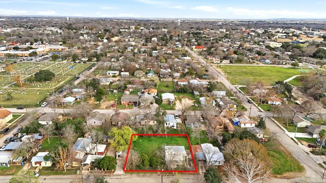 617 Williams St, Seguin, TX 78155