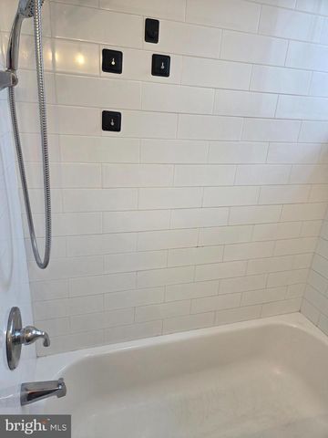 2027 E CUMBERLAND ST, Philadelphia, PA 19125