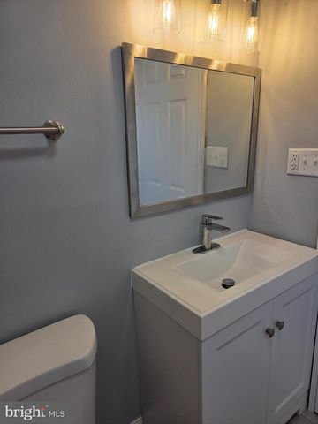 2027 E CUMBERLAND ST, Philadelphia, PA 19125