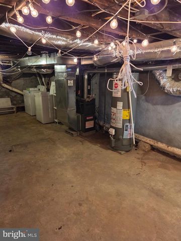 2027 E CUMBERLAND ST, Philadelphia, PA 19125