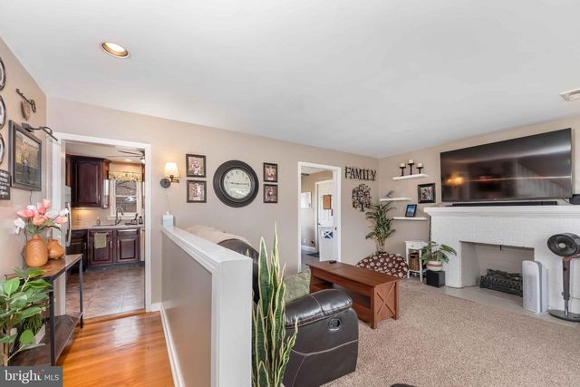 3612 SCHOOLHOUSE LN, Harrisburg, PA 17109