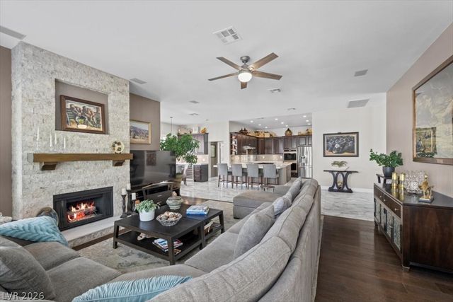 1516 Castle Wall Street, Las Vegas, NV 89117