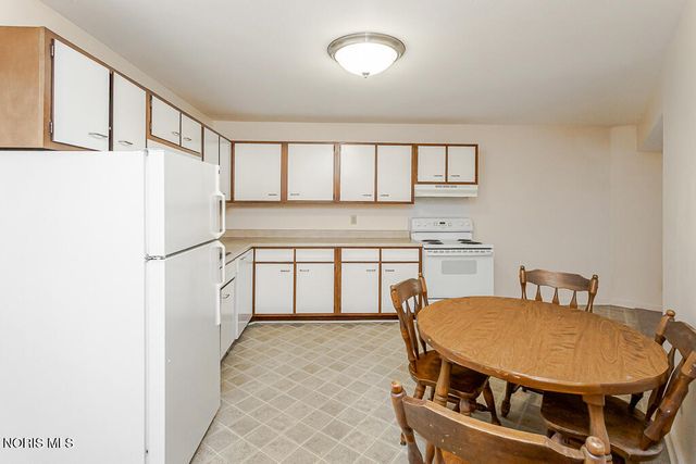 6640 Salisbury Road, D208, Maumee, OH 43537