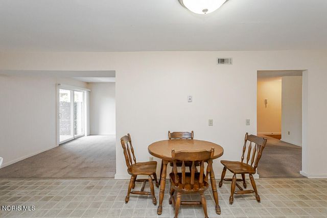 6640 Salisbury Road, D208, Maumee, OH 43537