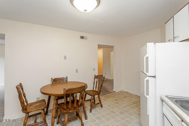 6640 Salisbury Road, D208, Maumee, OH 43537