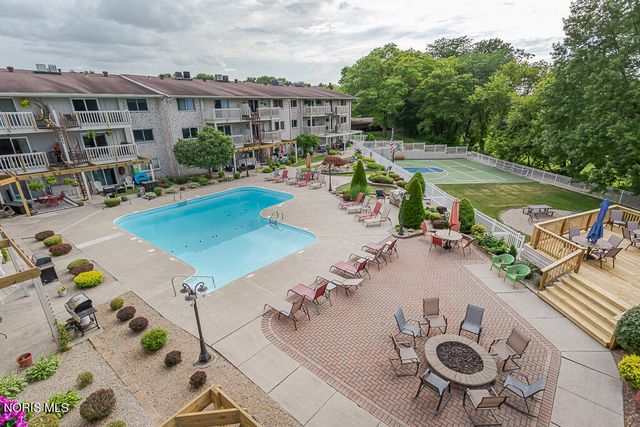 6640 Salisbury Road, D208, Maumee, OH 43537