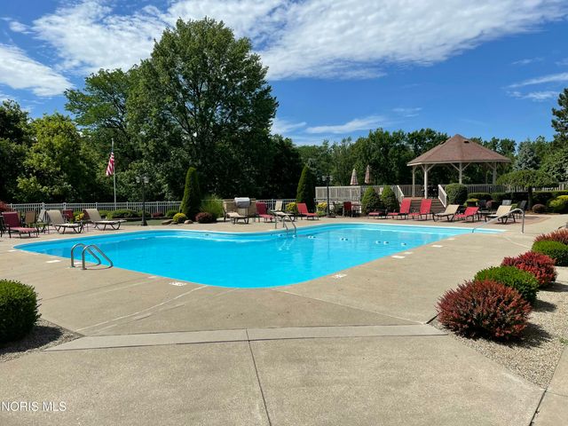 6640 Salisbury Road, D208, Maumee, OH 43537