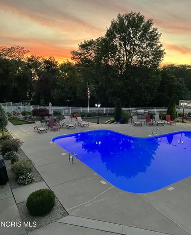 6640 Salisbury Road, D208, Maumee, OH 43537