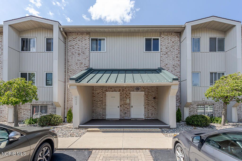 6640 Salisbury Road, D208, Maumee, OH 43537