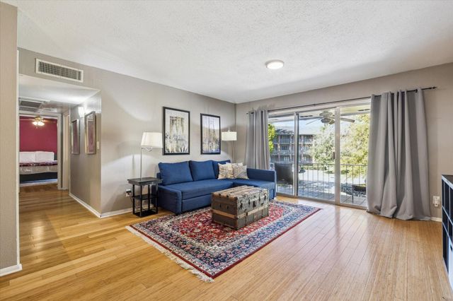 6465 Bayou Glen Road, Houston, TX 77057