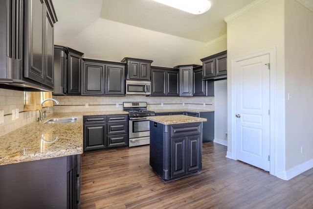 3223 El Camino Street, Bay City, TX 77414