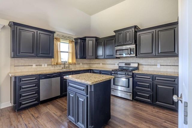 3223 El Camino Street, Bay City, TX 77414