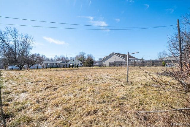 2176 Lauderdale Street, Flint, MI 48532