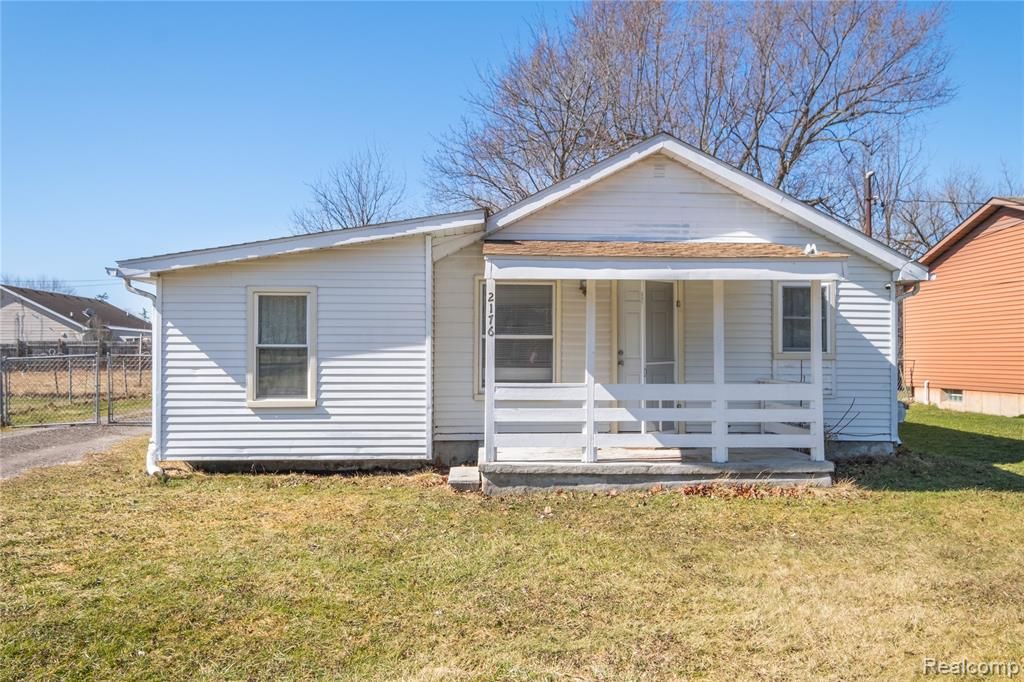 2176 Lauderdale Street, Flint, MI 48532