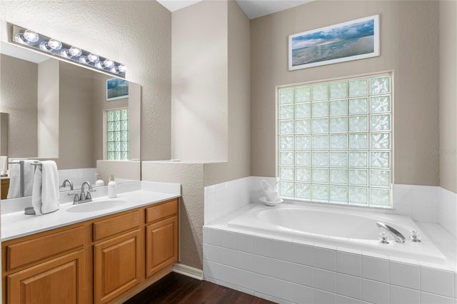 10237 GARDEN ALCOVE DRIVE, Tampa, FL 33647