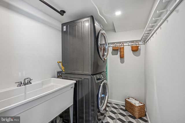 263 S ROBERTS RD, Bryn Mawr, PA 19010