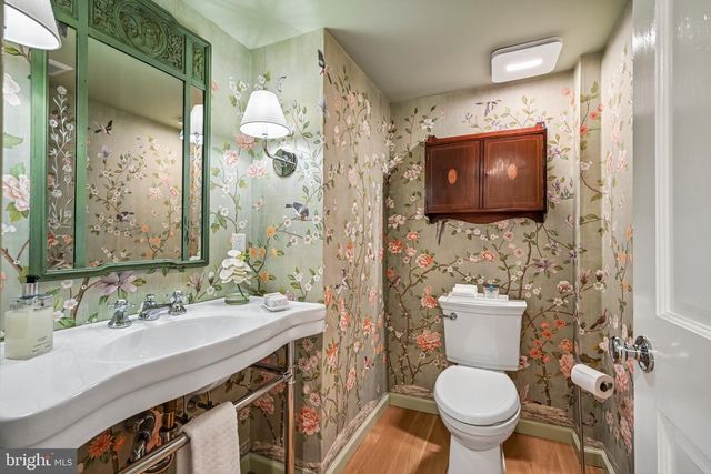 263 S ROBERTS RD, Bryn Mawr, PA 19010