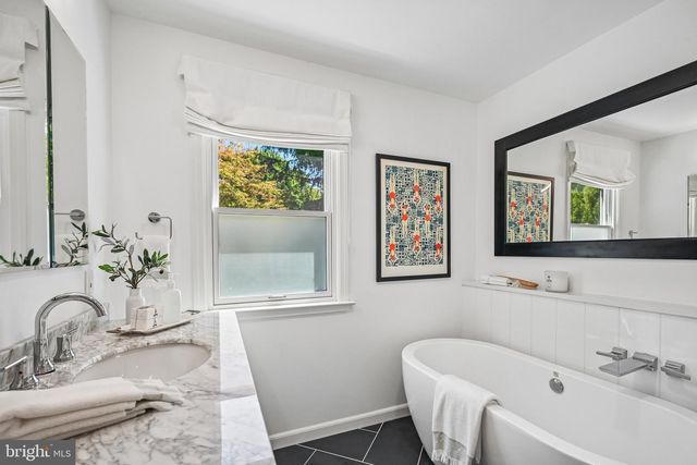 263 S ROBERTS RD, Bryn Mawr, PA 19010