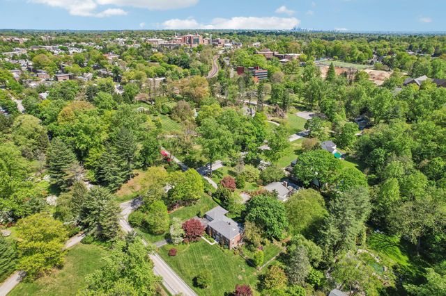 263 S ROBERTS RD, Bryn Mawr, PA 19010