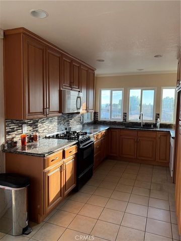 15455 Glenoaks Boulevard 226, Sylmar, CA 91342