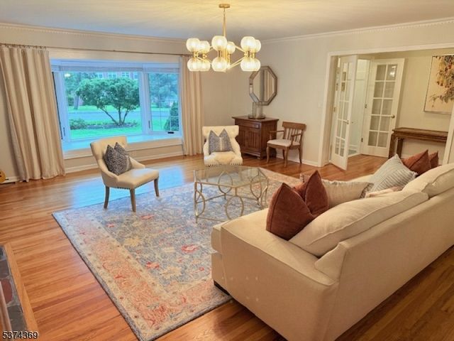 301 Meetinghouse Ln, Mountainside Boro, NJ 07092