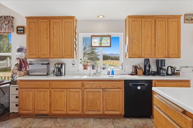 43319 Leach Rd, Ahwahnee, CA 93601