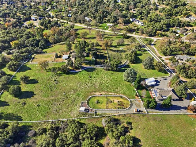 43319 Leach Rd, Ahwahnee, CA 93601