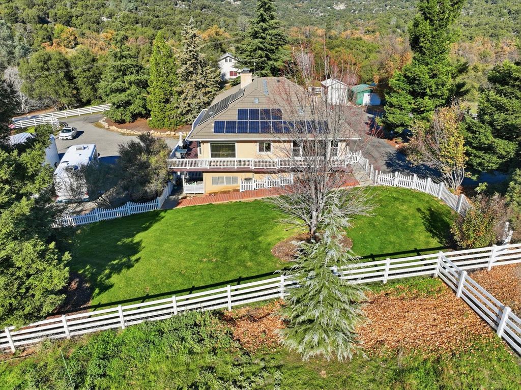 43319 Leach Rd, Ahwahnee, CA 93601